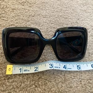 Large Gucci sunglasses; GG0896S
